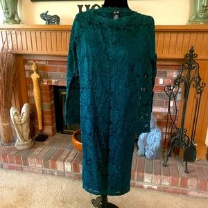 LACE DRESS - SIZE Large